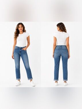 Good American Boyfriend Plus Size Jeans in Medium Blue. Size 14-18